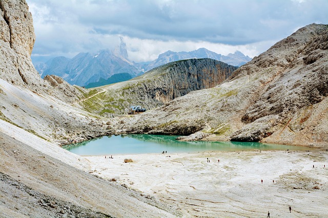 easy-to-transport potties for hiking
