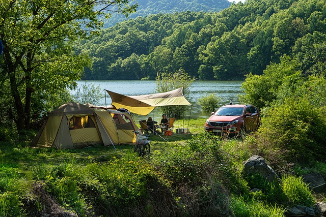 lightweight-camping-toilet-640x480-66207394.jpeg