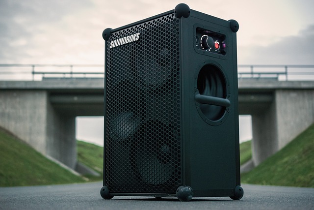 Portable potties with odor control and self-cleaning technology