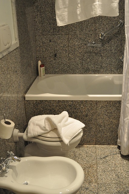 rent-portable-bathroom-640x480-78748393.jpeg