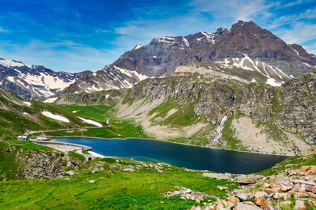easy-to-transport potties for hiking