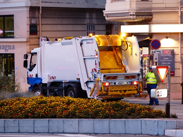 porta-potty-cleaning-service-near-me-640x480-68741103.jpeg