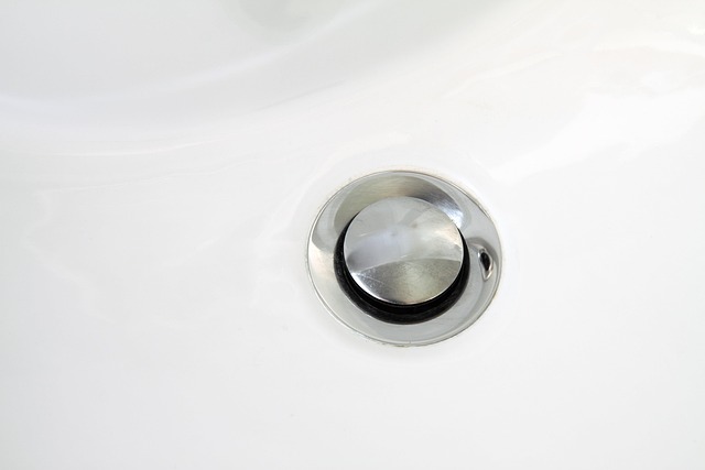 portable-bathroom-with-sink-640x480-57771522.jpeg